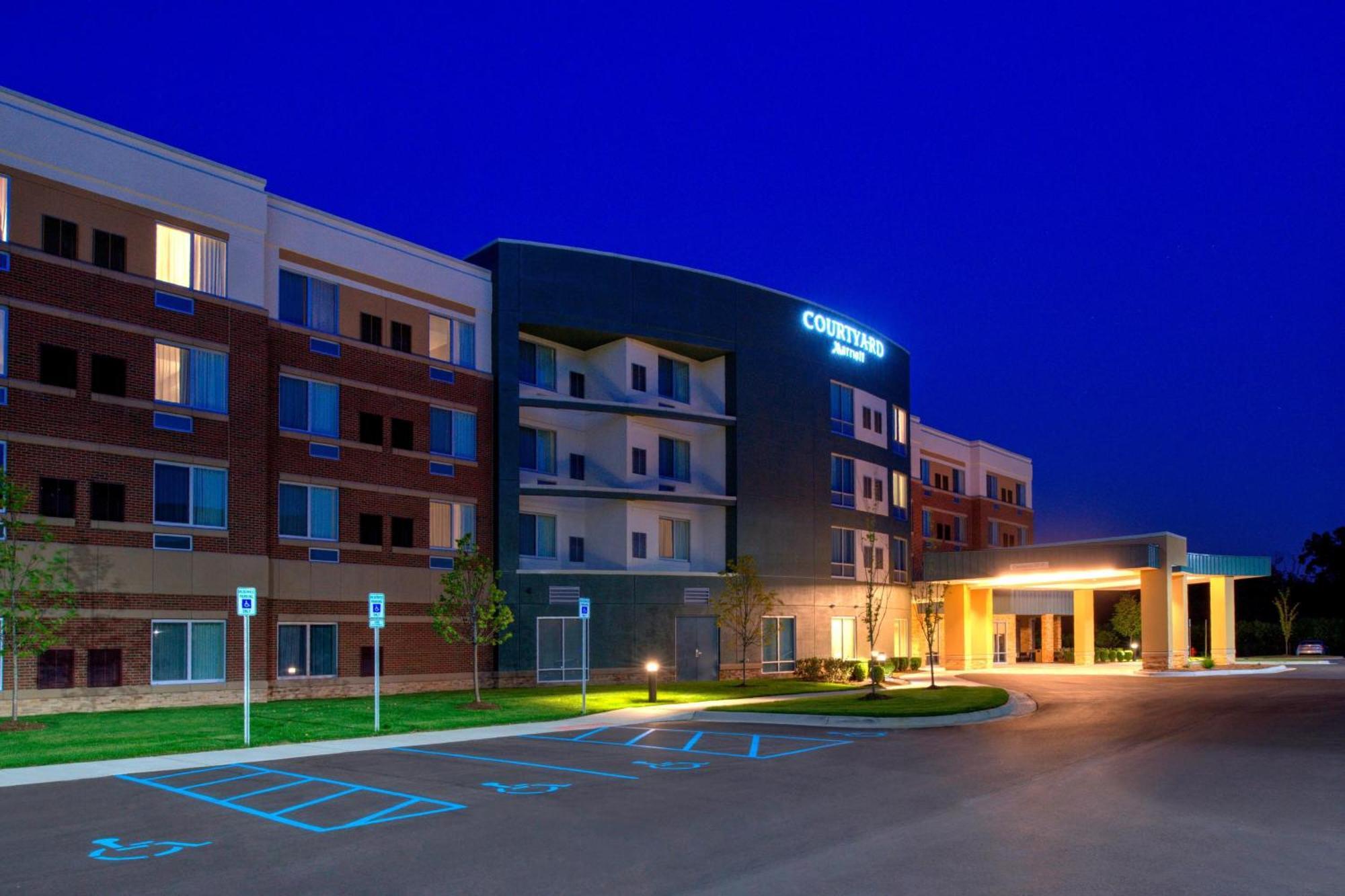 Courtyard By Marriott Detroit Farmington Hotel Farmington Hills Exterior foto
